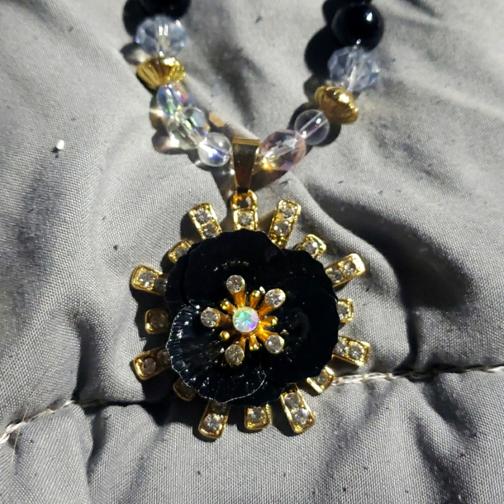 CRYSTAL NECKLACE (semi precious stone)